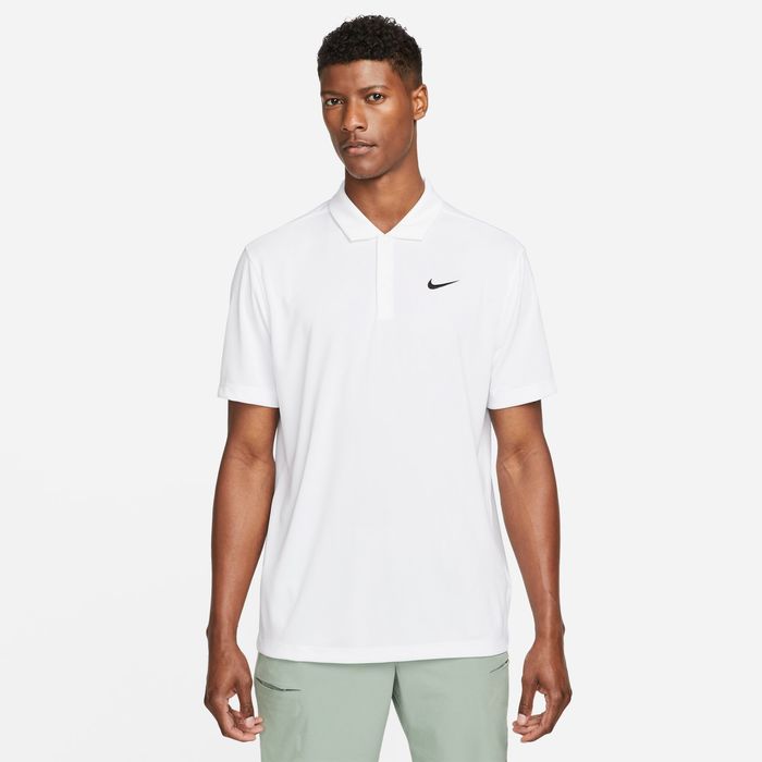 Camiseta-Manga-Corta-nike-para-hombre-M-Nkct-Df-Polo-Solid-para-tenis-color-blanco.-Frente-Sobre-Modelo