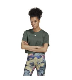 Camiseta-Manga-Corta-adidas-para-mujer-W-Stdio-Crop-T-para-entrenamiento-color-verde.-Frente-Sobre-Modelo