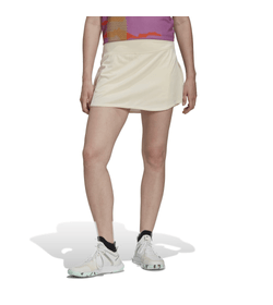 Falda-adidas-para-mujer-Match-Skirt-para-tenis-color-multicolor.-Frente-Sobre-Modelo