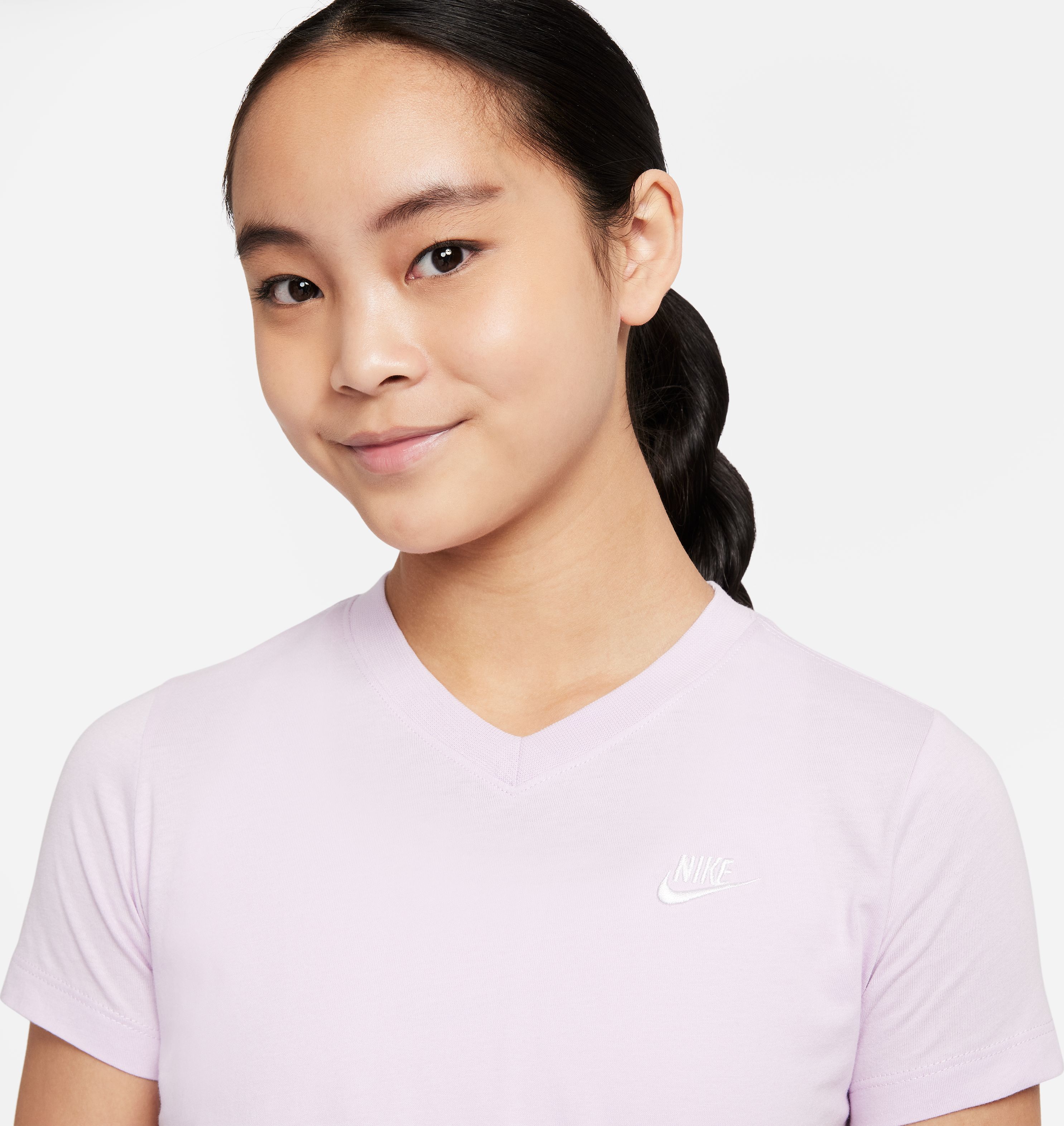 Nike G Nsw Club Tee Vneck Camiseta Manga Corta rosado de niña lifestyle