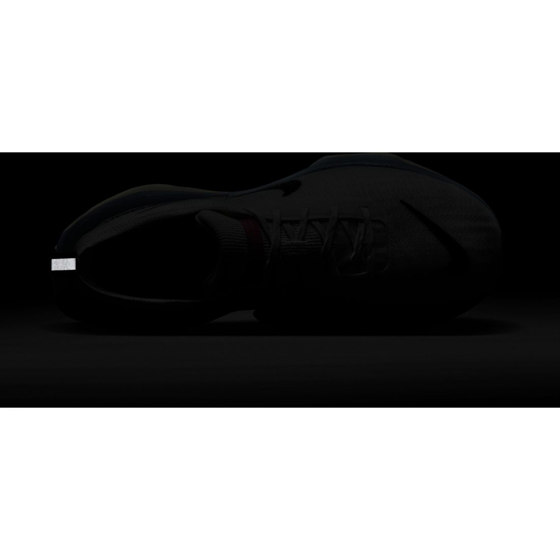 Nike Zoomx Invincible Run Fk 3 Tenis blanco de hombre para correr