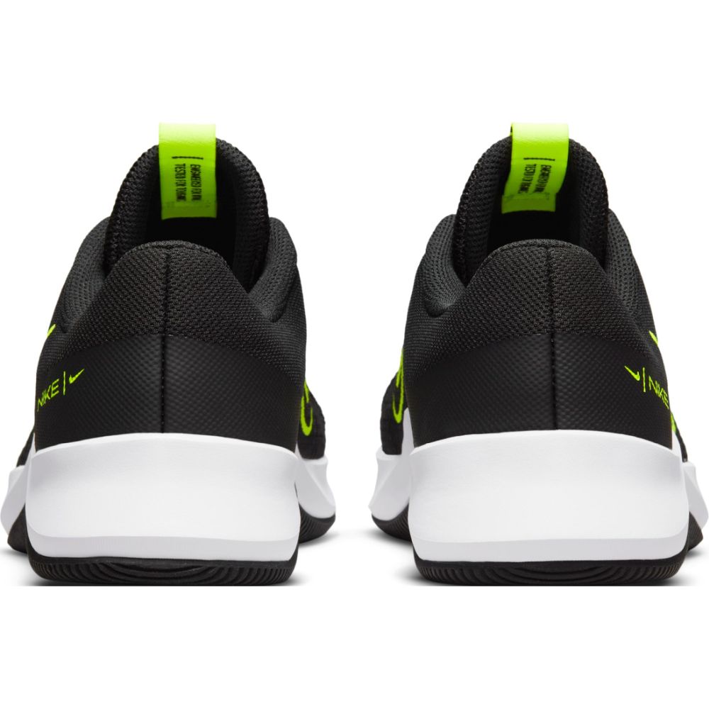Nike M Nike Mc Trainer 2 Tenis negro de hombre para entrenamiento