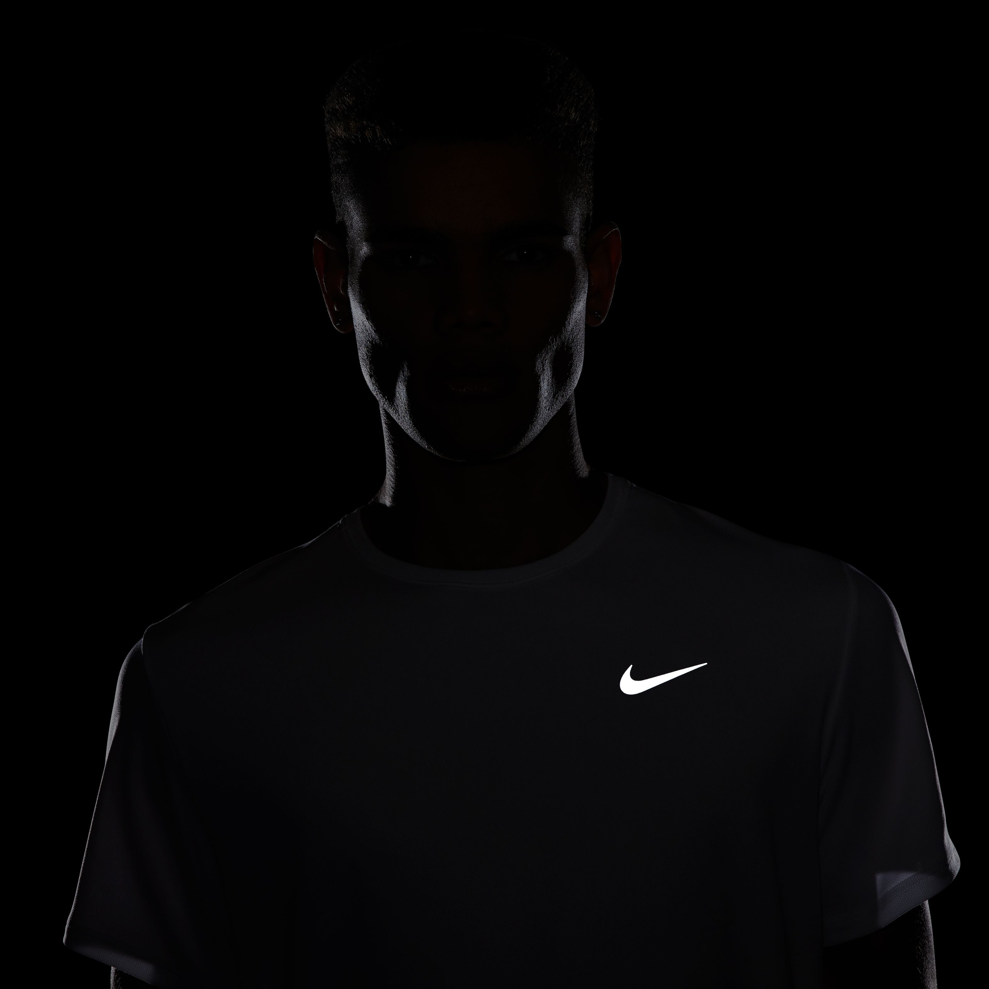 Nike M Nk Df Miler Ss Camiseta Manga Corta blanco de hombre para correr