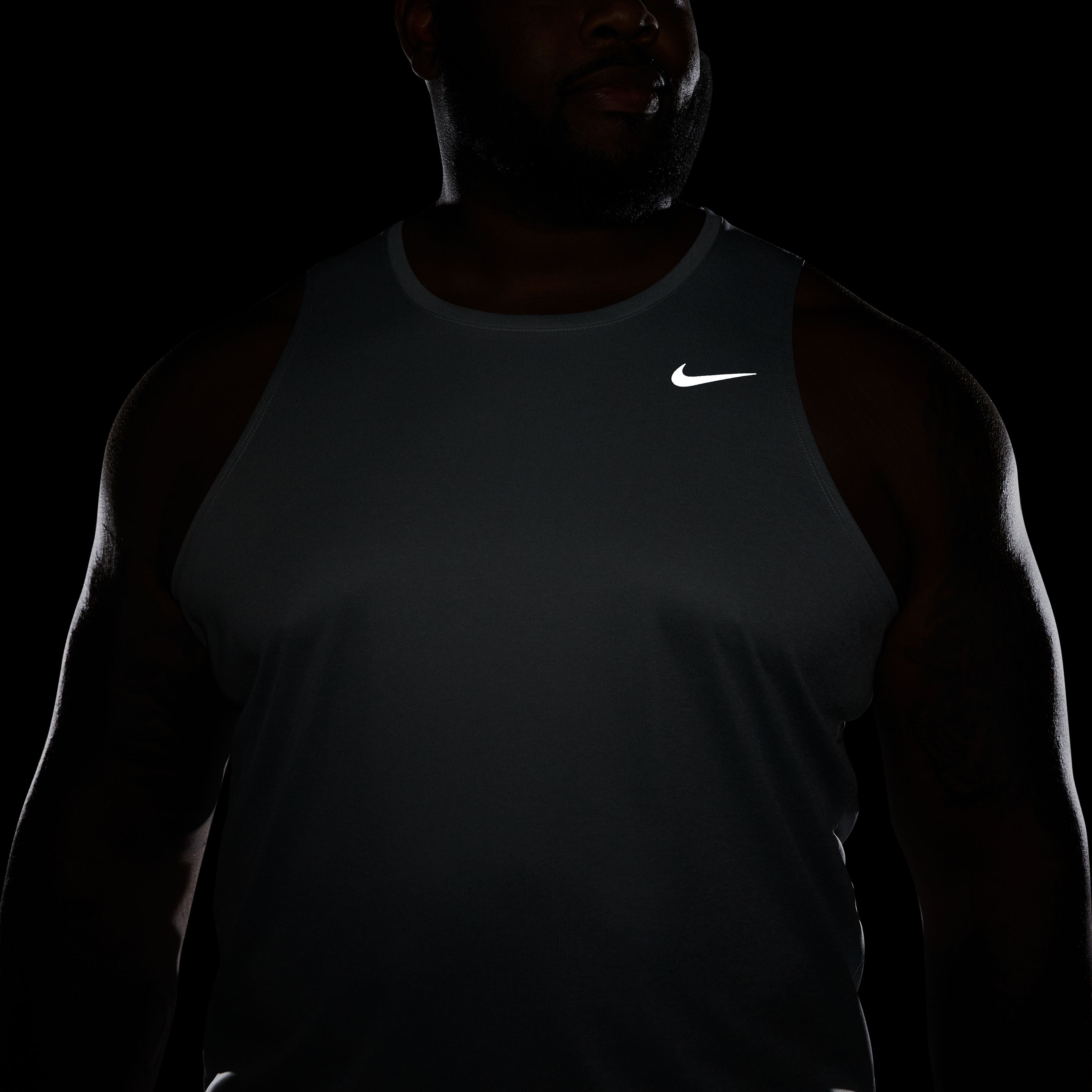 Nike M Nk Df Miler Tank Camiseta Manga Sisa gris de hombre para correr