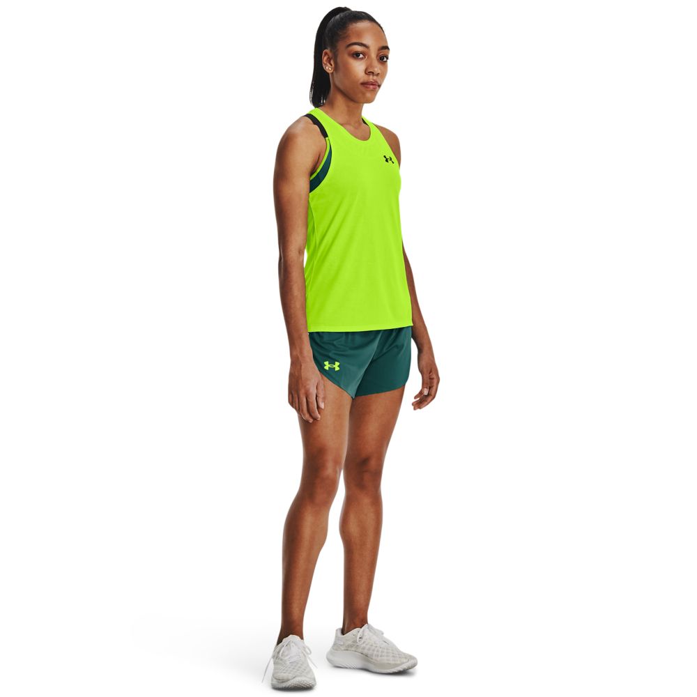 UA Lighter Than Air Short Pantaloneta verde de mujer para correr