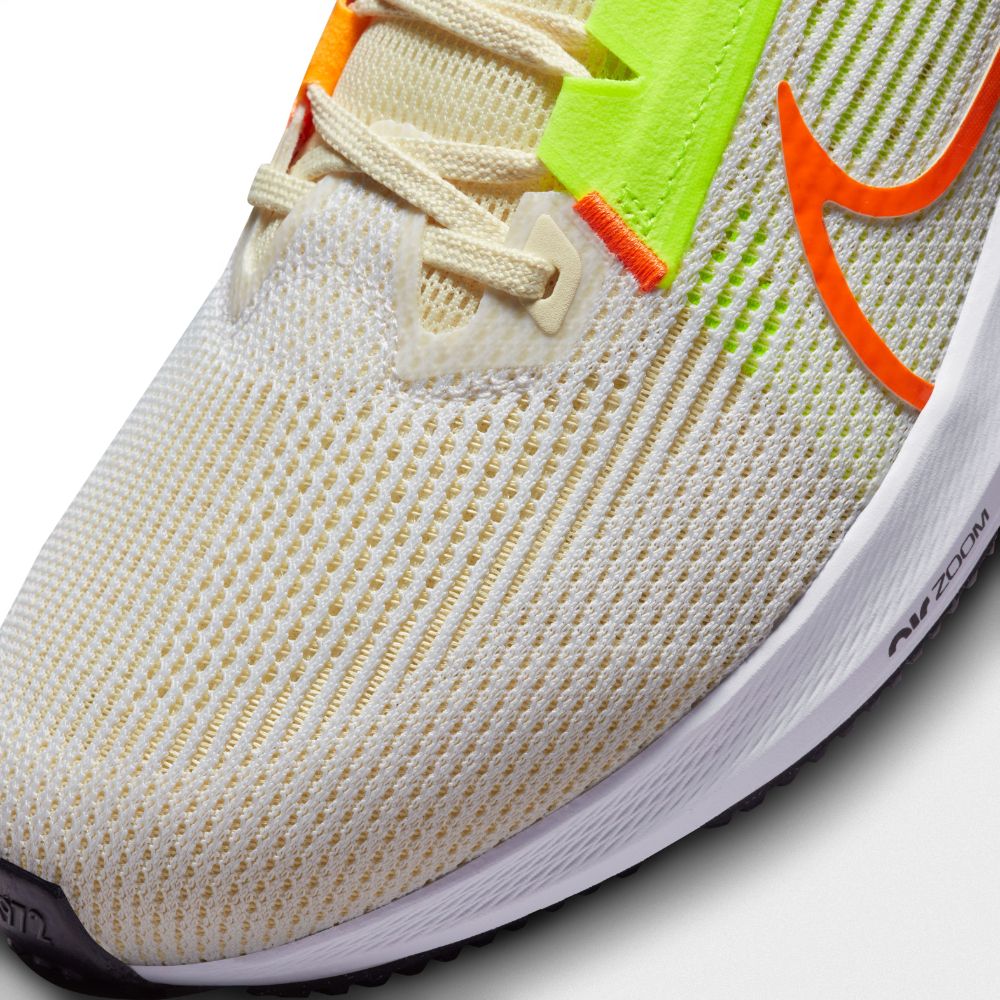 Nike Air Zoom Pegasus 40 Tenis blanco de hombre para correr