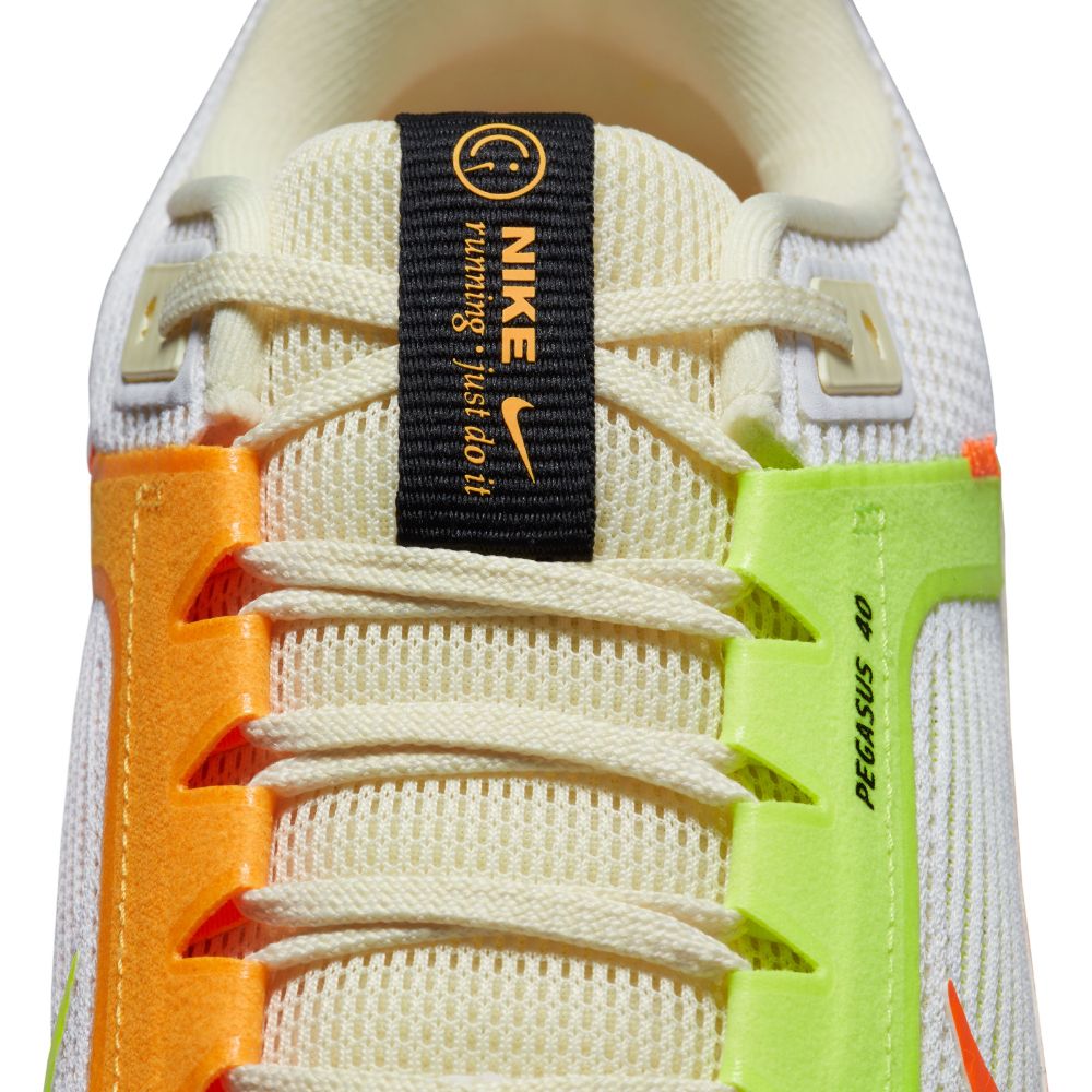 Nike Air Zoom Pegasus 40 Tenis blanco de hombre para correr