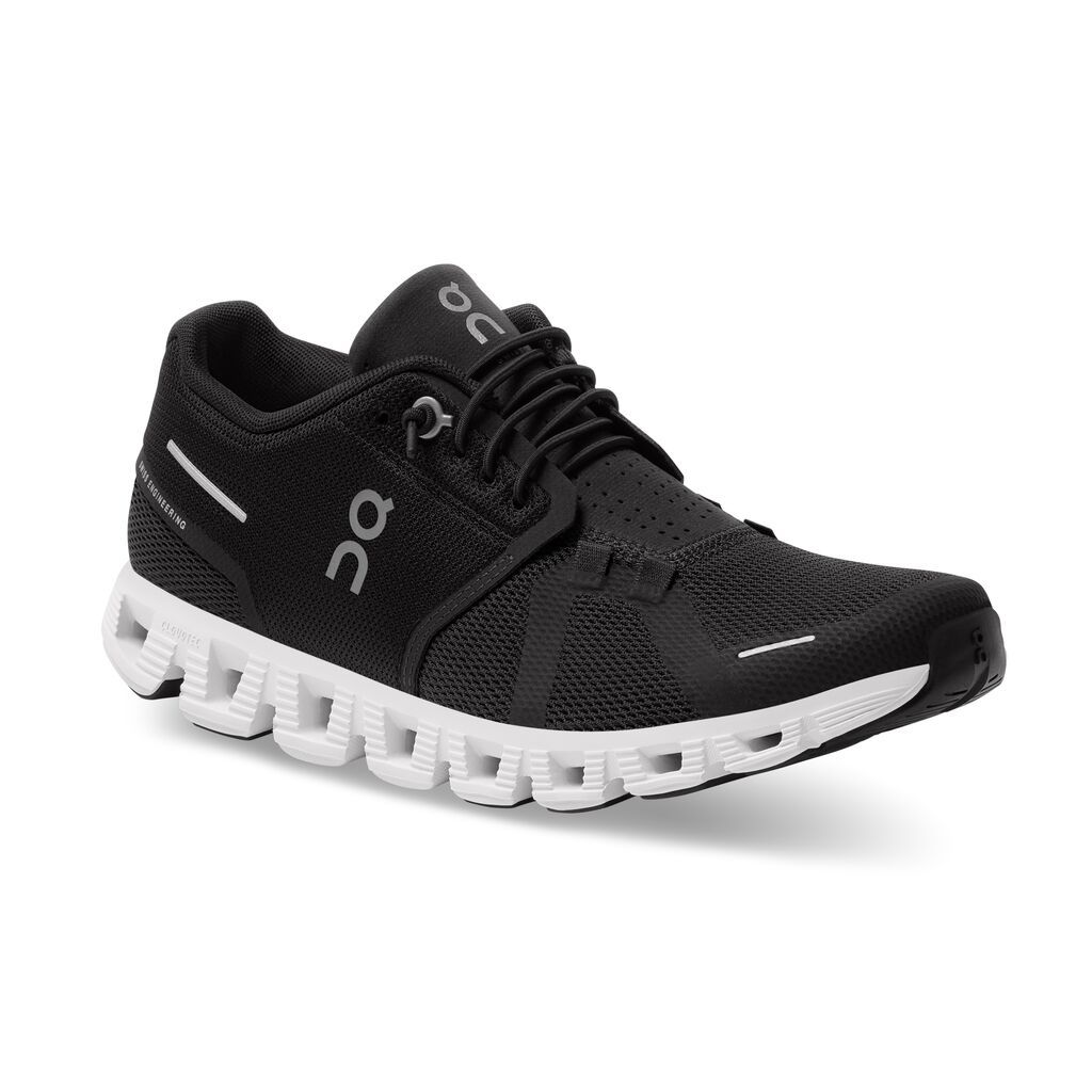 On Cloud 5 Tenis negro de mujer lifestyle