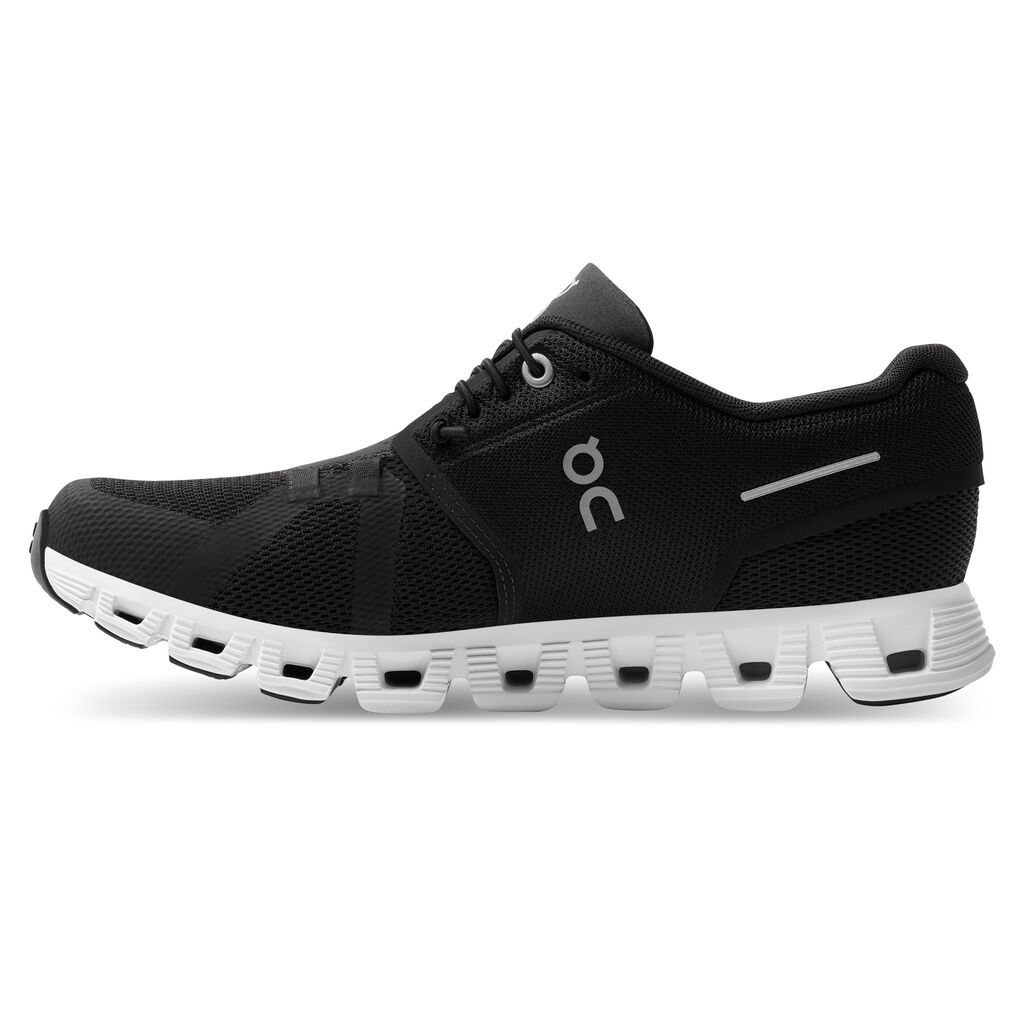 On Cloud 5 Tenis negro de mujer lifestyle