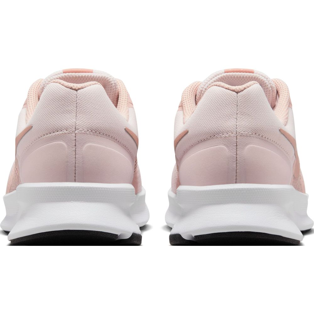 Nike Run Swift 3 Tenis beige de mujer para correr