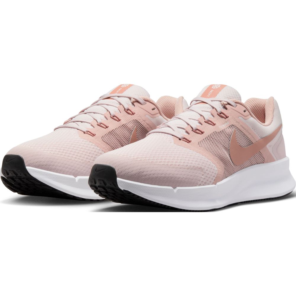 Nike Run Swift 3 Tenis beige de mujer para correr