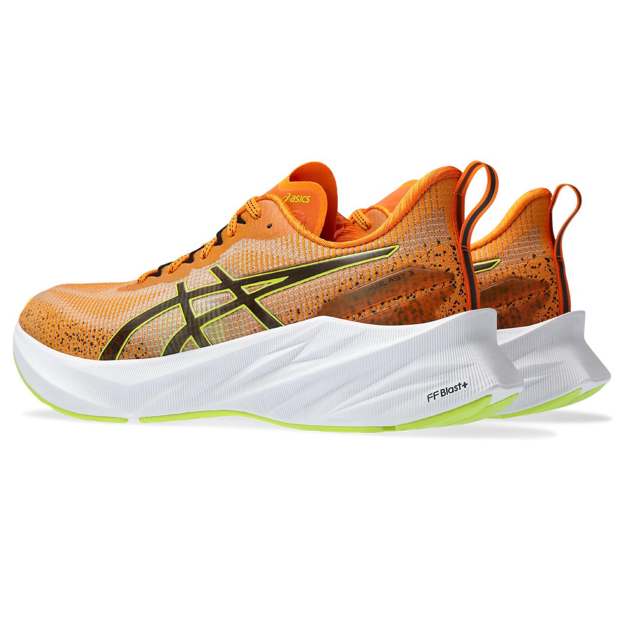 Asics Novablast 3 Le Tenis naranja de hombre para correr