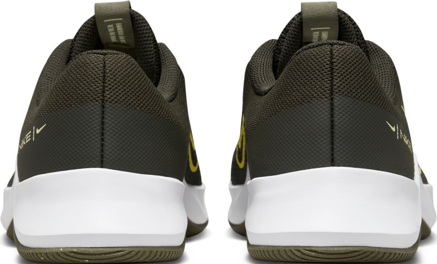 Nike M Nike Mc Trainer 2 Tenis verde de hombre para entrenamiento