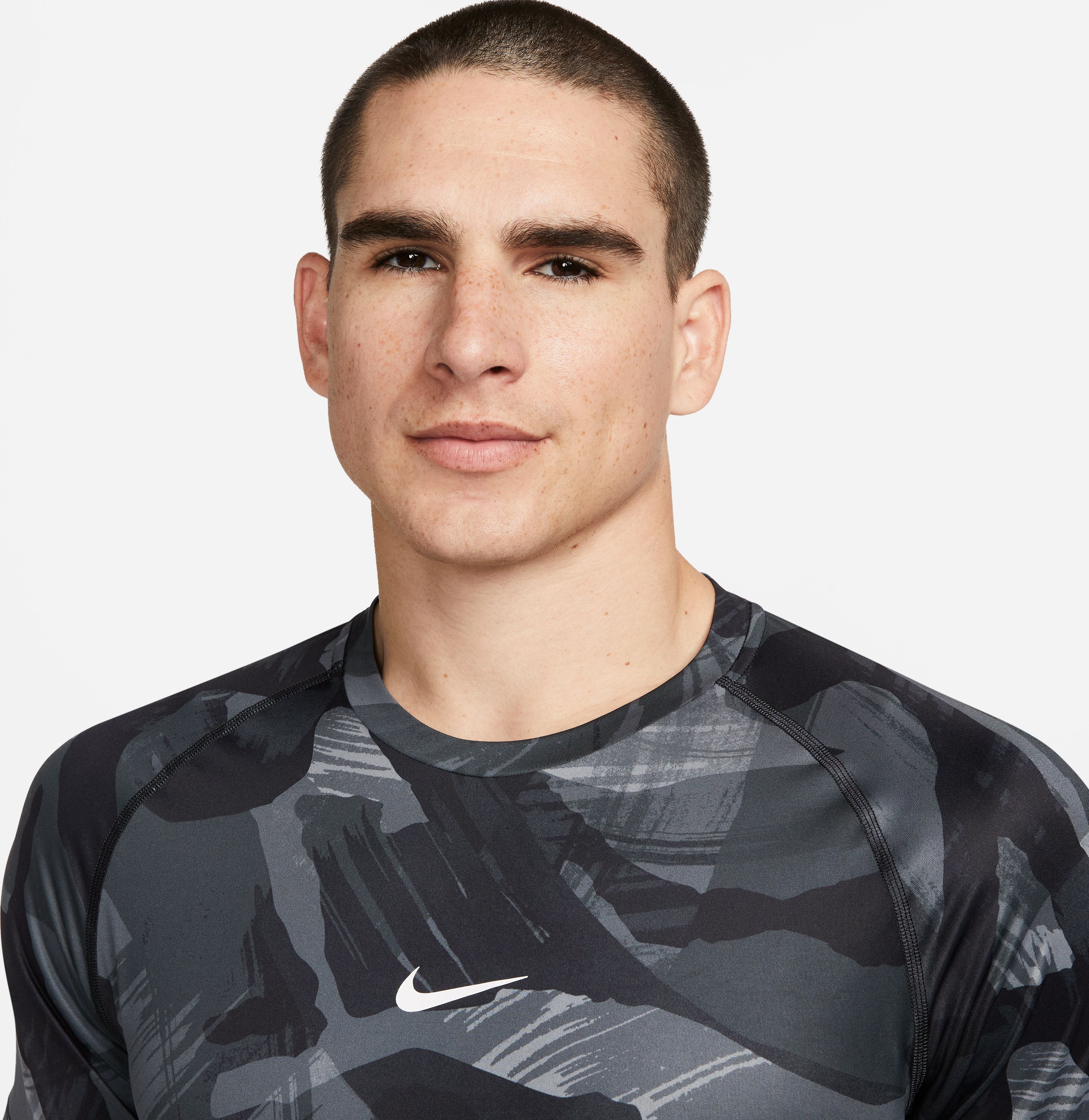 Nike M Np Df Slim Top Ss Camo Aop Camiseta Manga Corta negro de hombre para entrenamiento