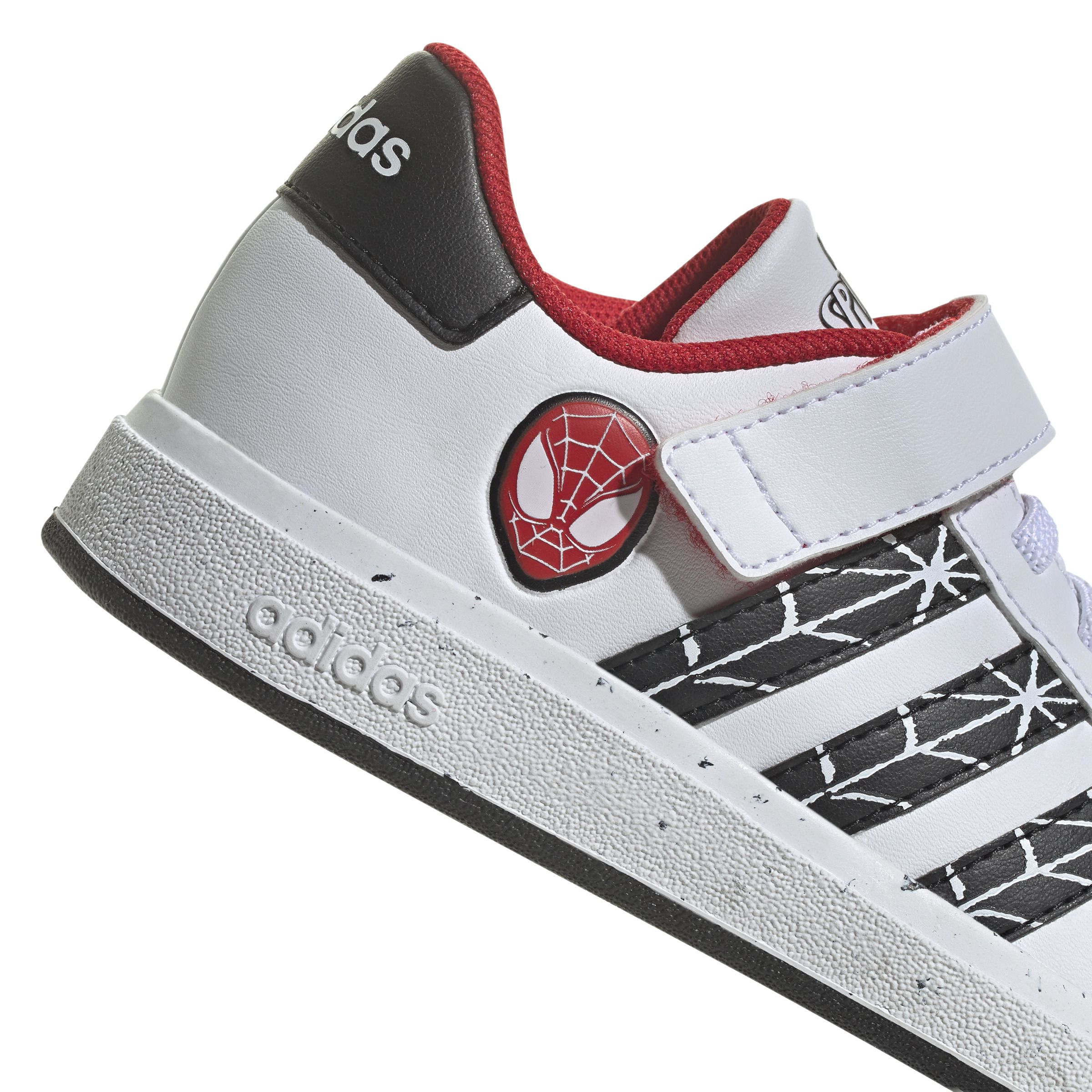 Adidas Tenis Adidas Grand Court X Marvel Spider blanco de niño lifestyle