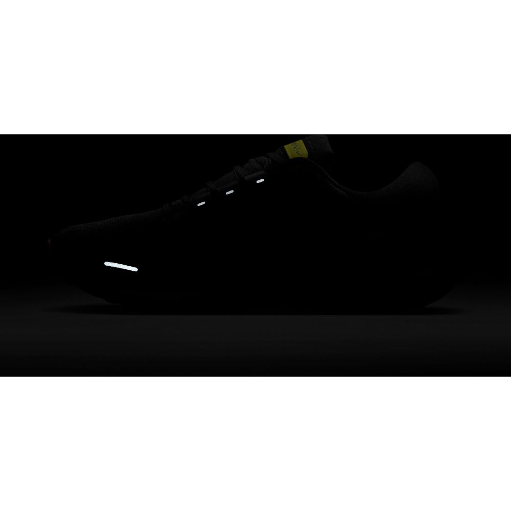 Nike Air Zoom Vomero 16 Tenis negro de hombre para correr