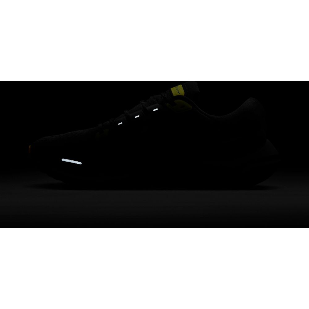 Nike Air Zoom Vomero 16 Tenis negro de hombre para correr