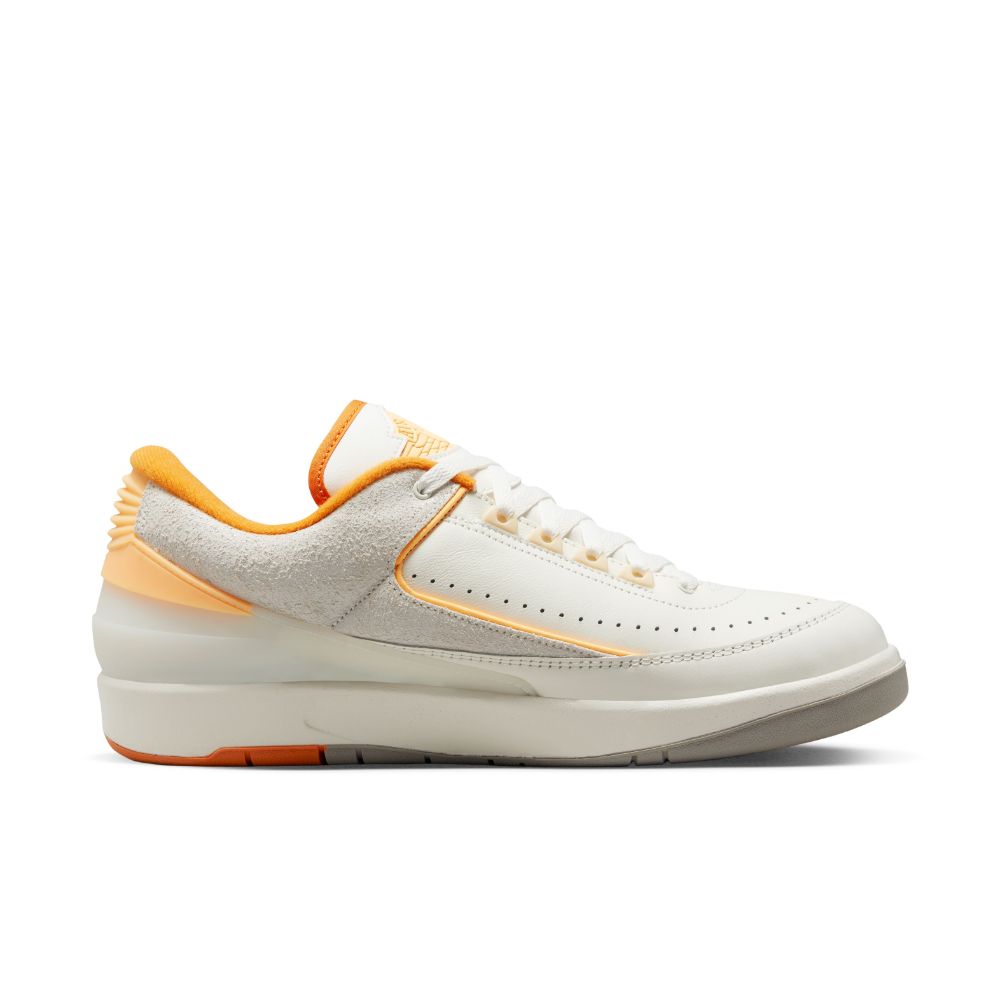 Nike Air Jordan 2 Retro Low Tenis beige de hombre lifestyle