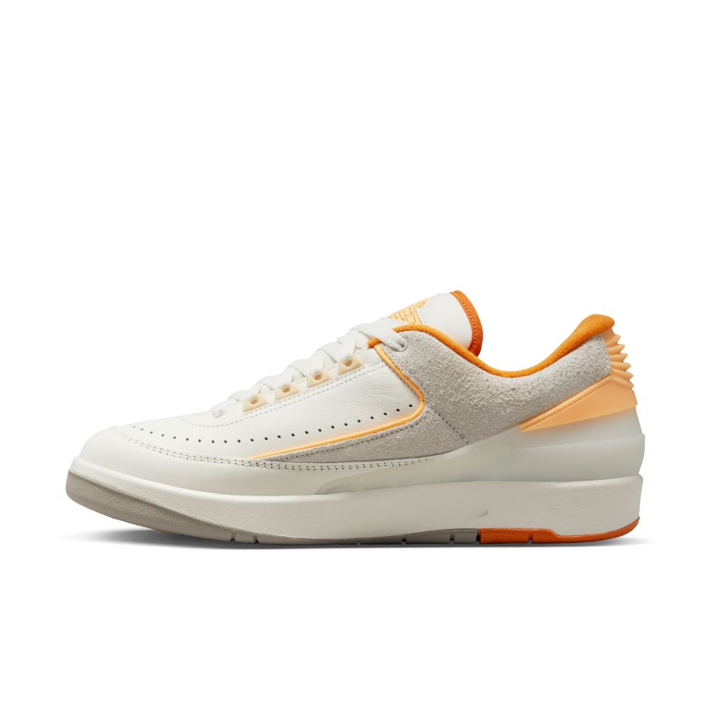 Nike Air Jordan 2 Retro Low Tenis beige de hombre lifestyle