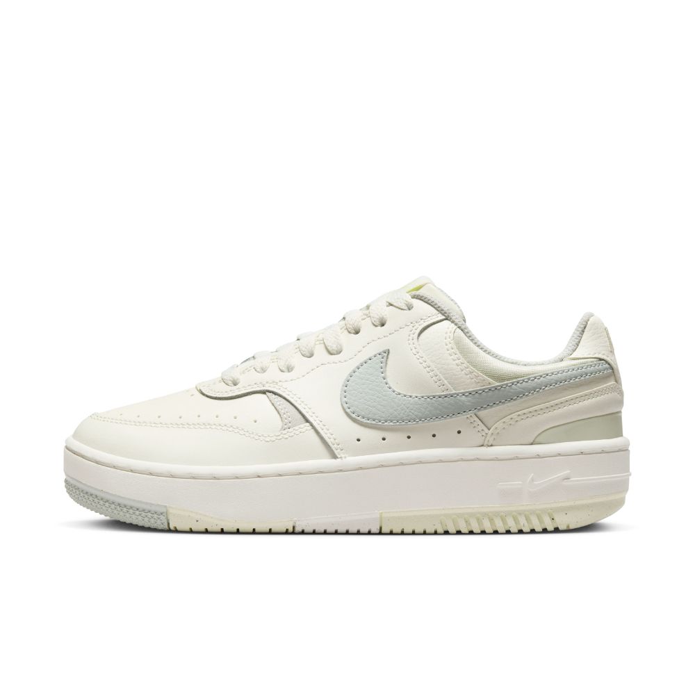 Nike Gamma Force Tenis beige de mujer lifestyle