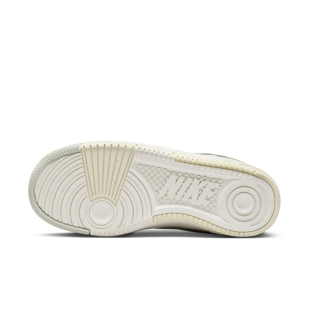 Nike Gamma Force Tenis beige de mujer lifestyle