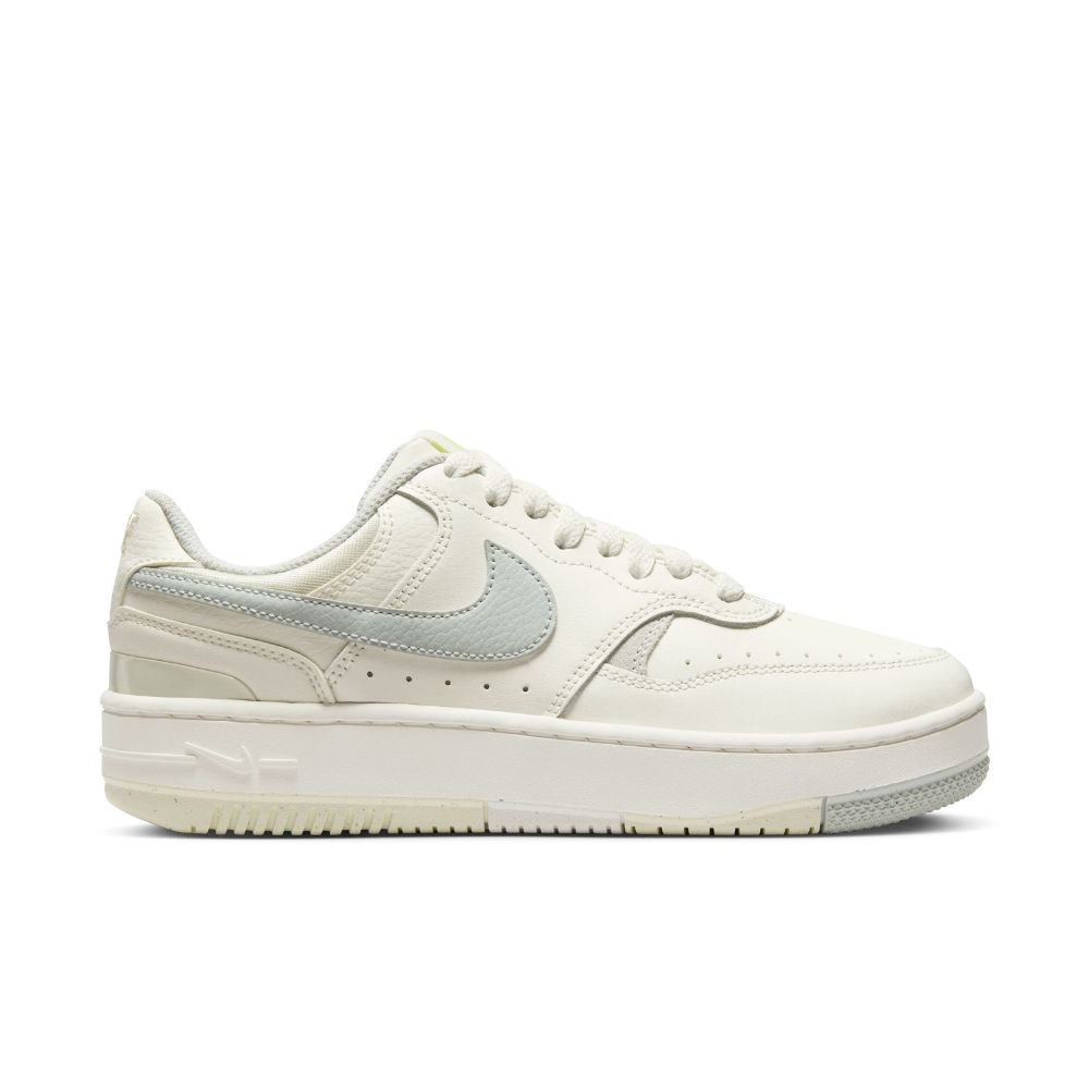 Nike Gamma Force Tenis beige de mujer lifestyle