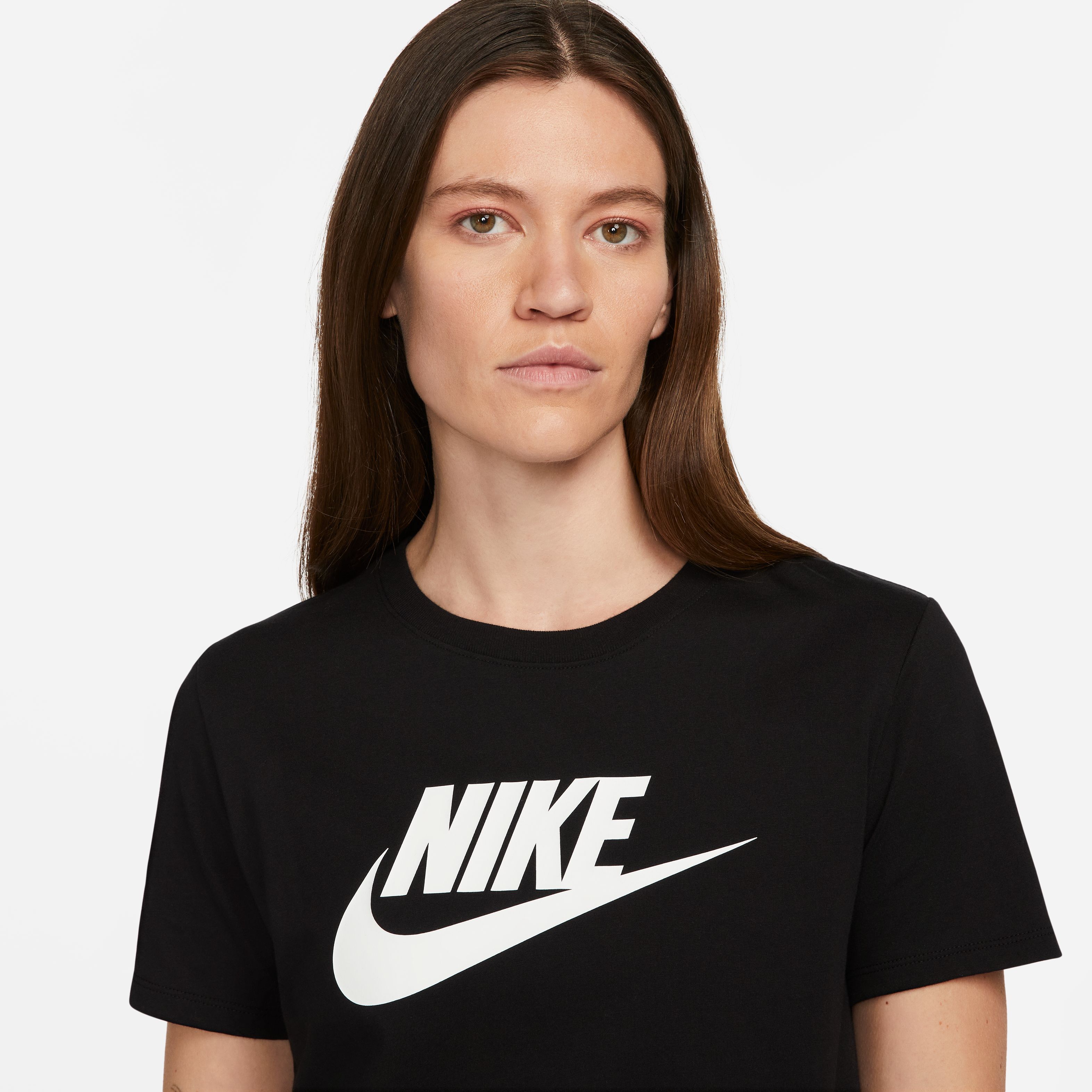 Nike W Nsw Tee Essntl Icn Ftra Camiseta Manga Corta blanco de mujer lifestyle