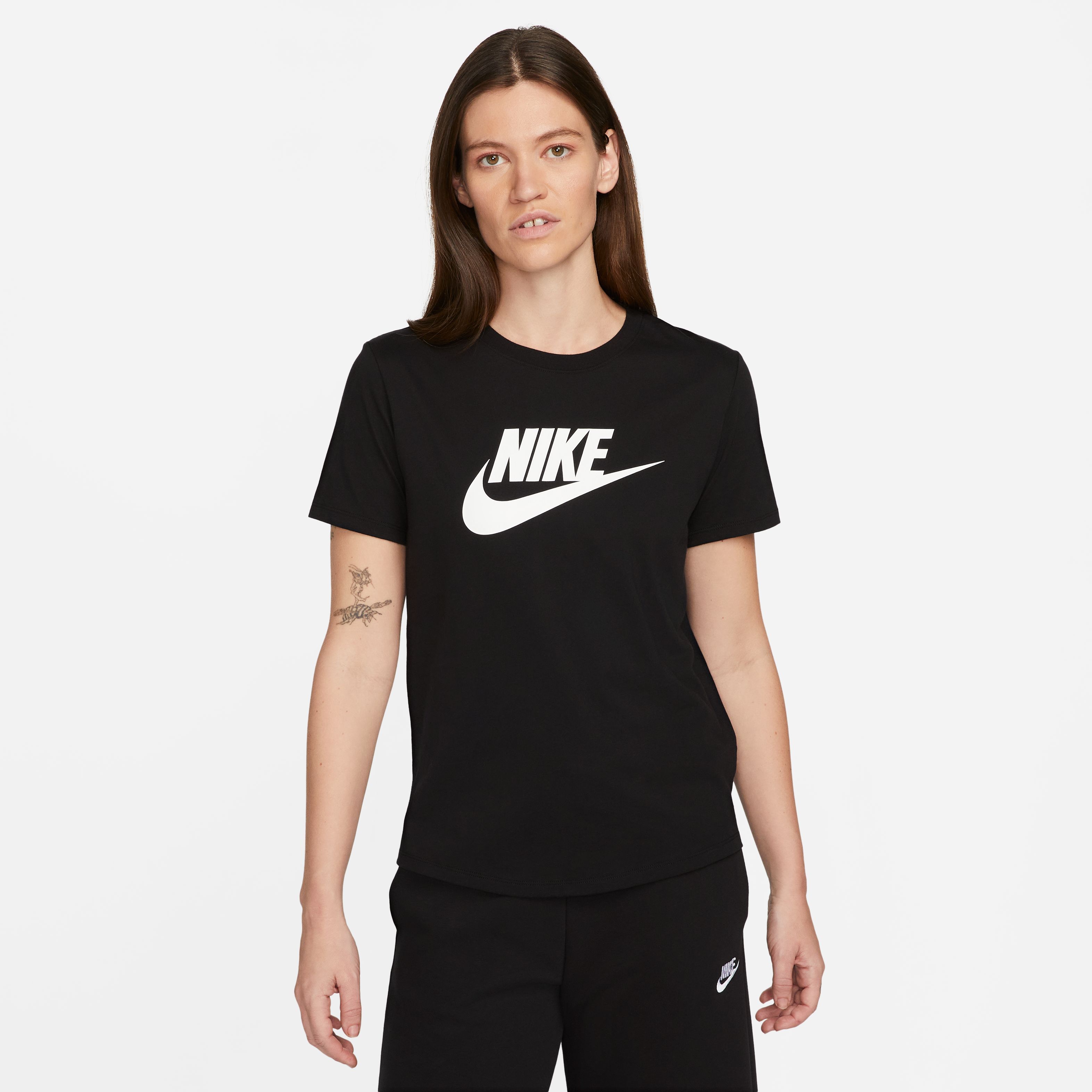 Nike W Nsw Tee Essntl Icn Ftra Camiseta Manga Corta blanco de mujer lifestyle