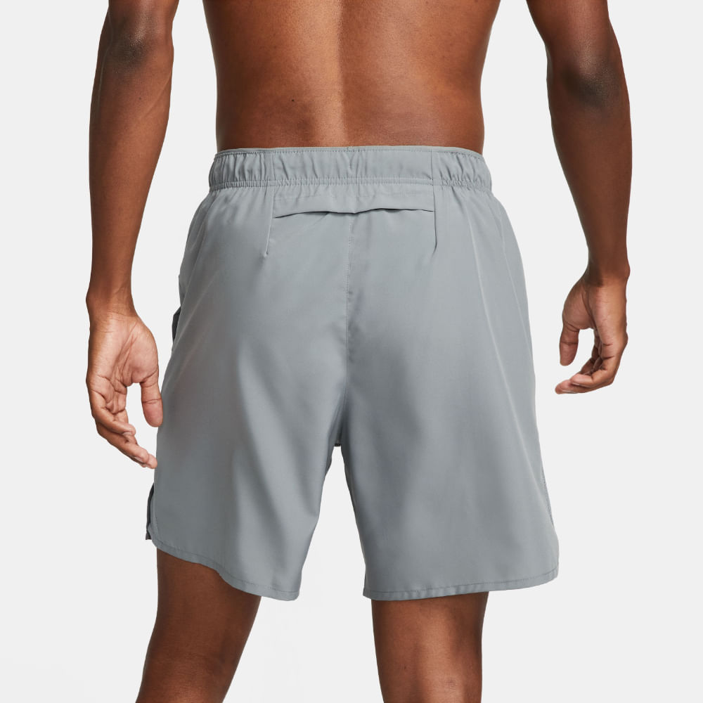 Nike M Nk Df Challenger 7Bf Short Pantaloneta gris de hombre para correr