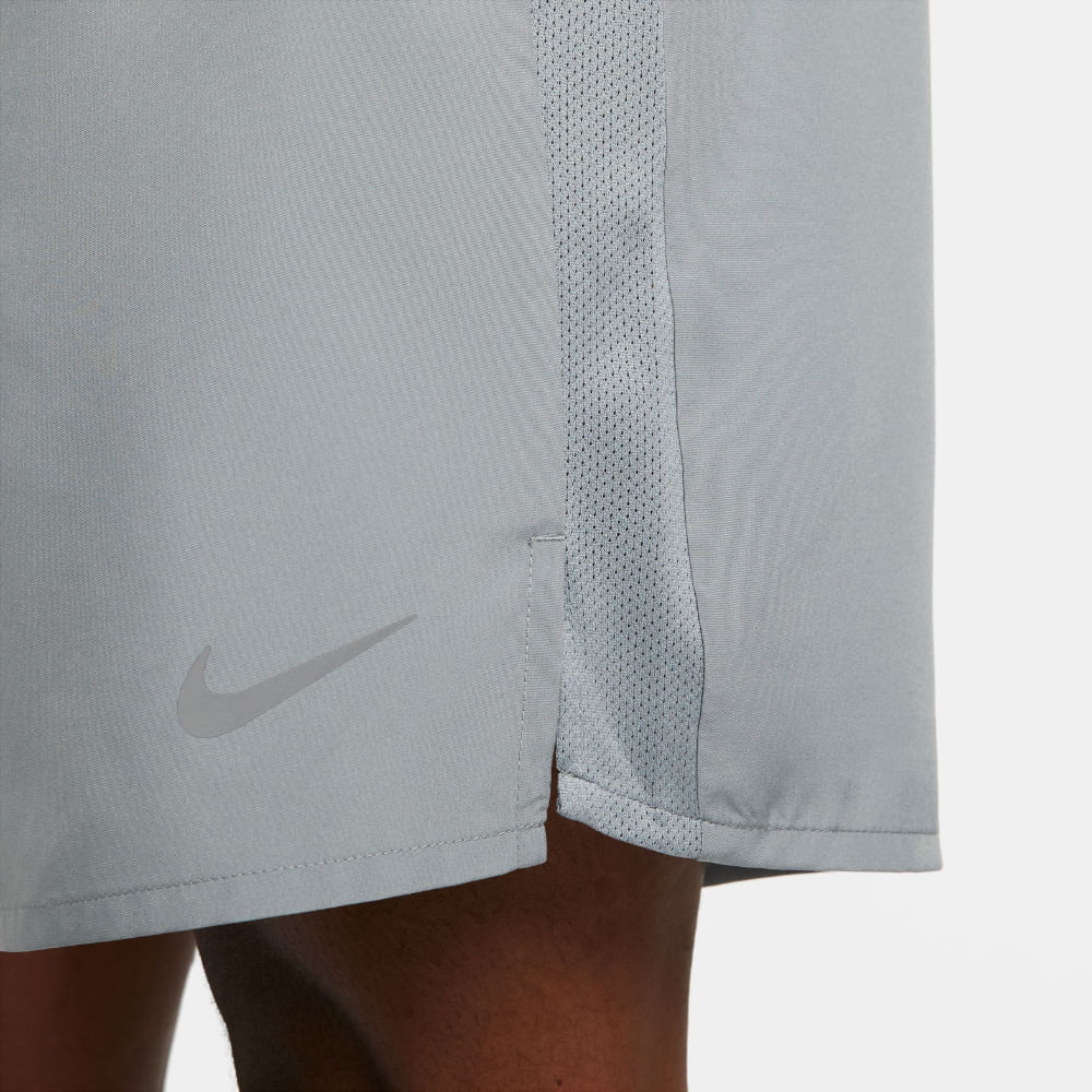 Nike M Nk Df Challenger 7Bf Short Pantaloneta gris de hombre para correr