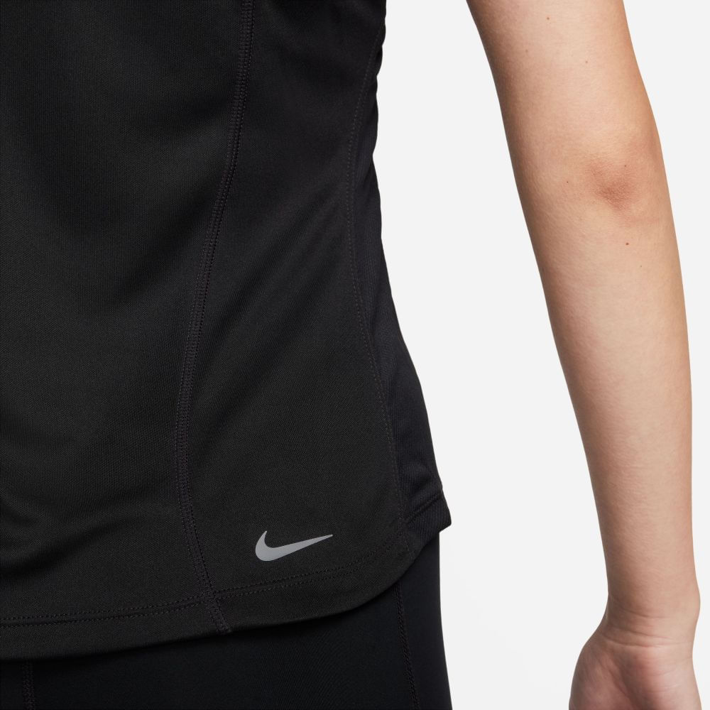 Nike W Nk Fast Df Ss Top Camiseta Manga Corta negro de mujer para correr