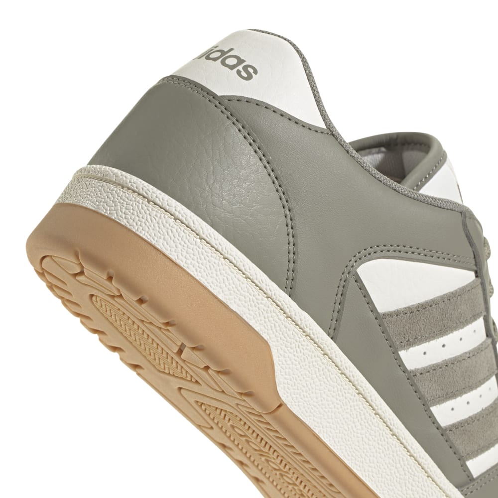 Adidas Tenis Break Start verde de hombre lifestyle